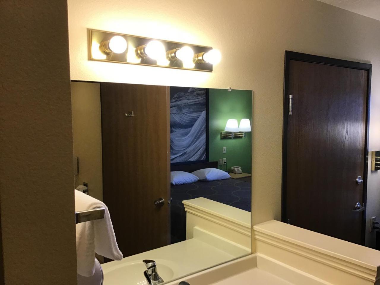 Super 8 By Wyndham Vernal Ut Екстер'єр фото